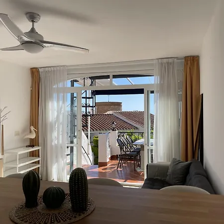 Mandarinos 12 - Eurosur Апартаменты *